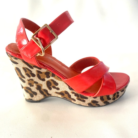 Red Dragonfly Platform Wedge Animal Print Red Heeled Sandals 7 Womens Shoes - Picture 5 of 16